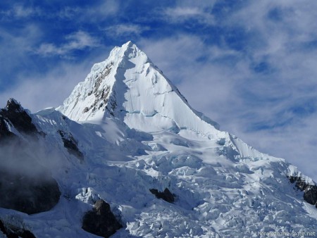 Neděle 5. 6. 2016 Alpamayo trek: Ruina Pampa 4066 m – kemp Jancarurish 4250 m